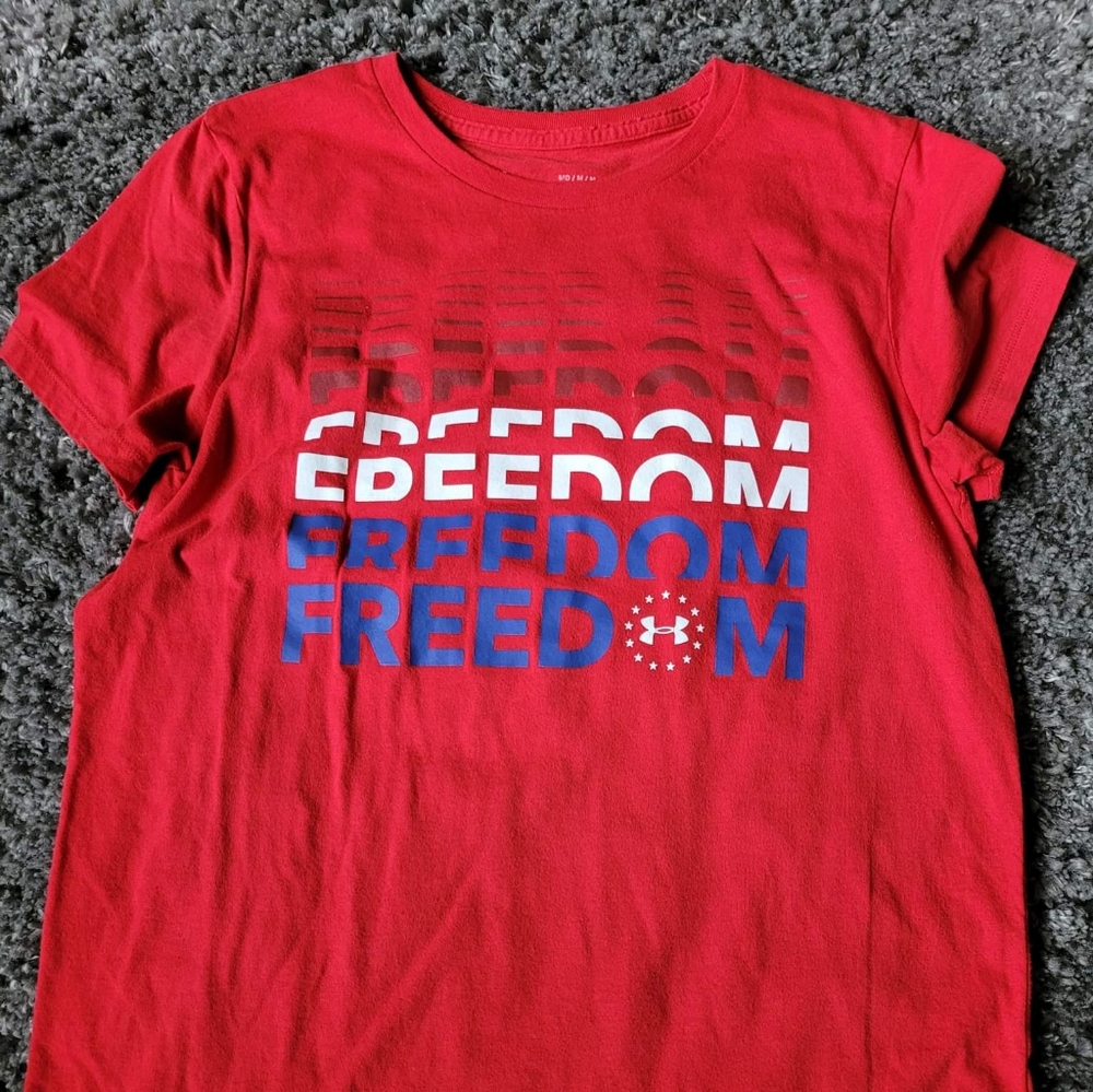 Multiple Under Armor tees